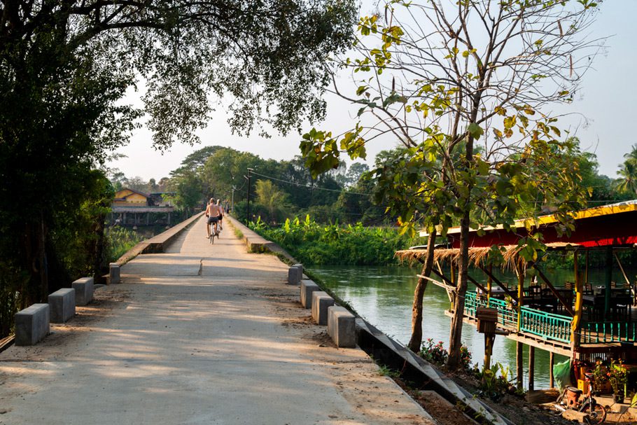 Pont Historique Balade à Vélo 4000 Iles