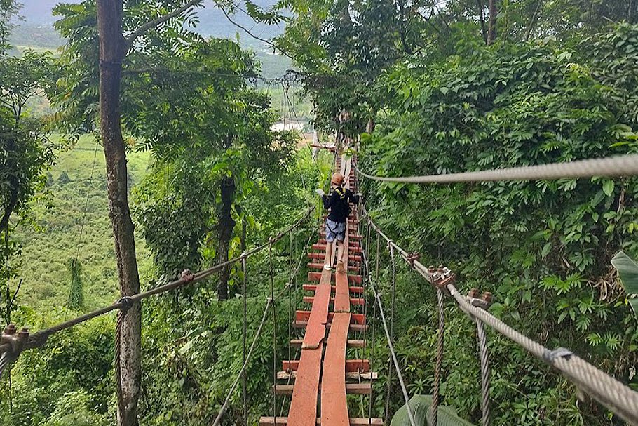 Tck Zipline tyrolienne à Vang Vieng Laos